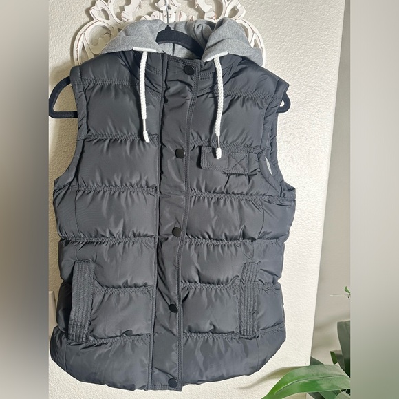 WOMENS WANTDO PUFFER VEST, WITH REMOVABLE HOOD - Picture 2 of 12